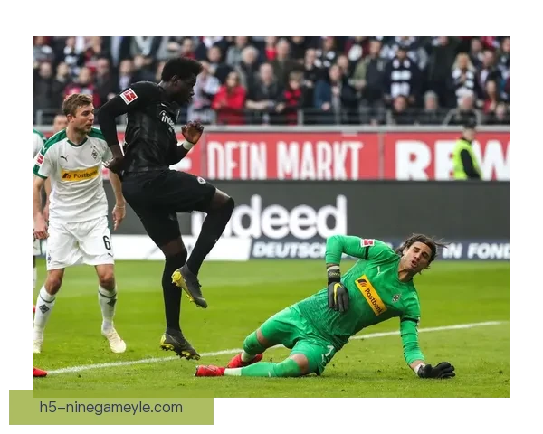 法兰克福3-0大胜门兴 克瑙夫与阿迈穆尼建功